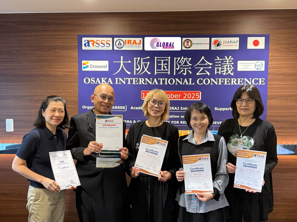 Group photo of conference attendees